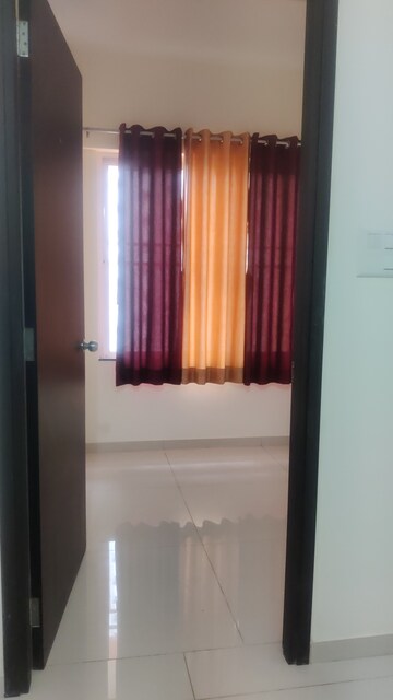 Room in 2.5 BHK Apartment at Kolte Patil R1 Life Republic, Hinjewadi – for Rent