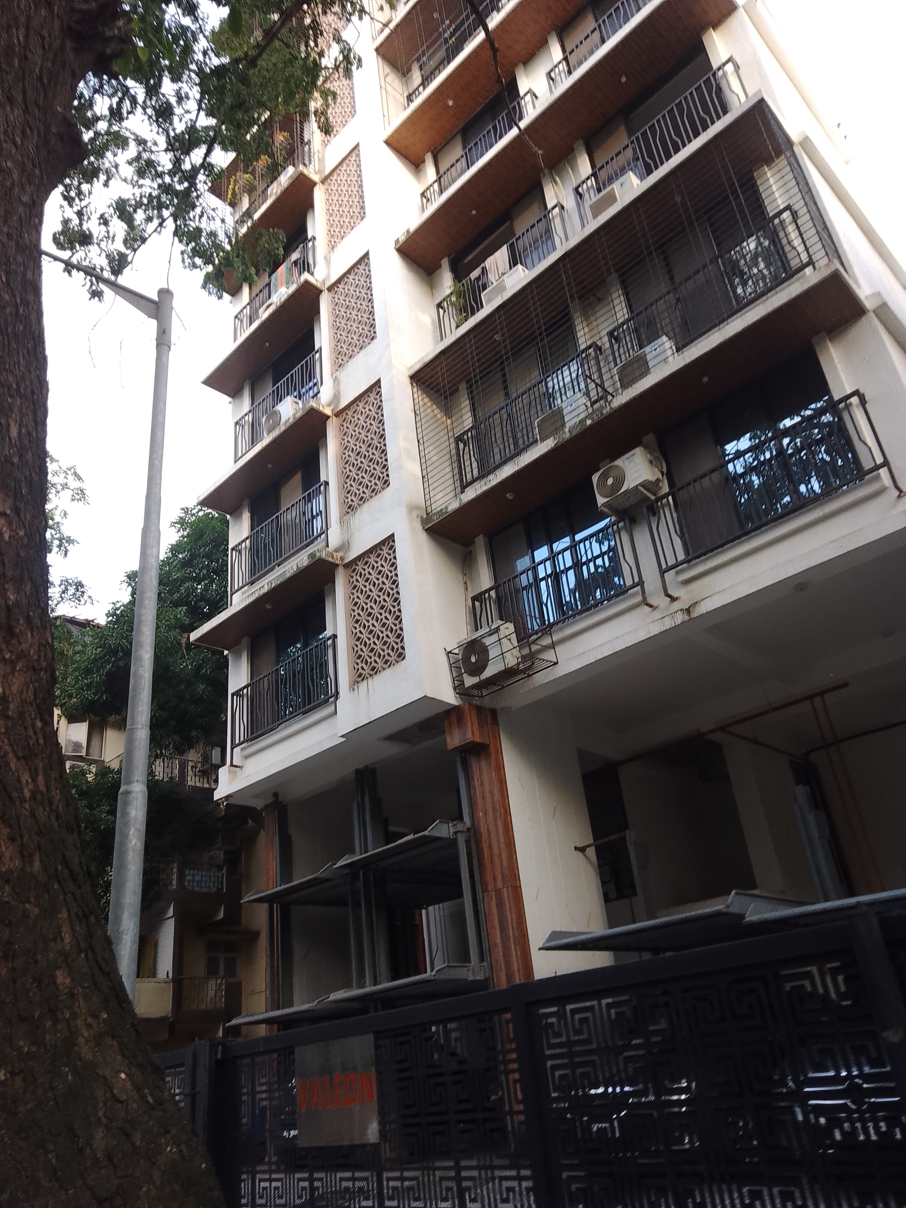 2 BHK Apartment For Rent in Kamla Valeon
