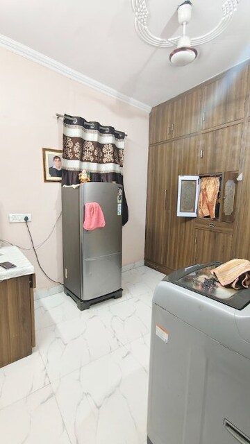 Furnished Amenities in 2 BHK Builder Floor at Pahar Ganj – for Sale