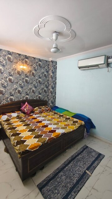 Bedroom in 2 BHK Builder Floor at Pahar Ganj – for Sale