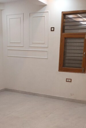 Room in 3 BHK Apartment at Krishna Tower Noida, Sector 73 – for Sale