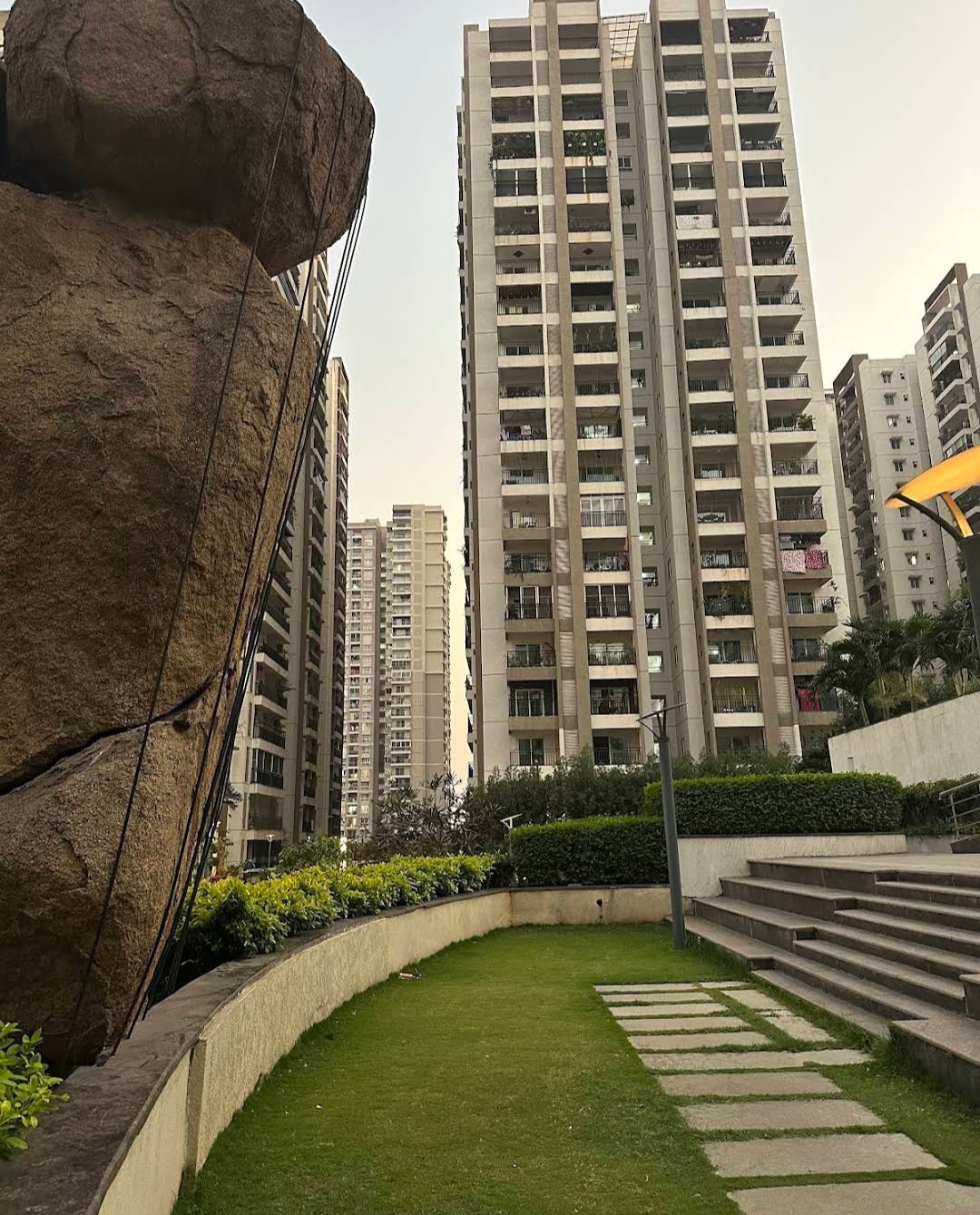 4 BHK 2695 Sq.Ft. Apartment in Rainbow Vistas