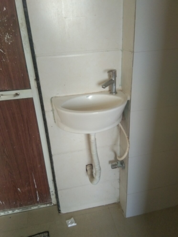 Bathroom, happy-home-sarvodaya-nagar 2 Bedroom 825 Sq.Ft. Apartment In Ambernath West Thane 9052784