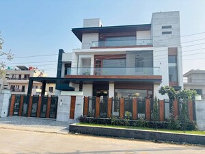 6+ BHK Independent House For Sale in Sector 6