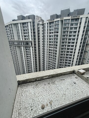 2 BHK Apartment For Rent in Kalpataru Immensa, Kolshet Road