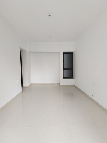 Room in 2 BHK Apartment at Kalpataru Immensa C, Kolshet Road – for Rent