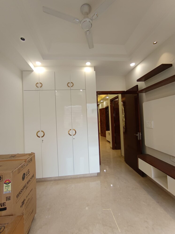 undefined, navbharat-apartments 3 Bedroom 1350 Sq.Ft. Apartment In Paschim Vihar Delhi 9052861