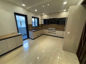 Room in 3 BHK Builder Floor at Sector 7 – for Sale