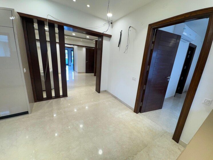 Room, sector 7 3 Bedroom 2800 Sq.Ft. Builder Floor In Sector 7 Panchkula 9052908