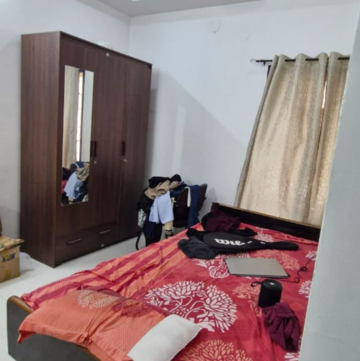 Bedroom in 4 BHK Builder Floor at Kondapur – for Rent