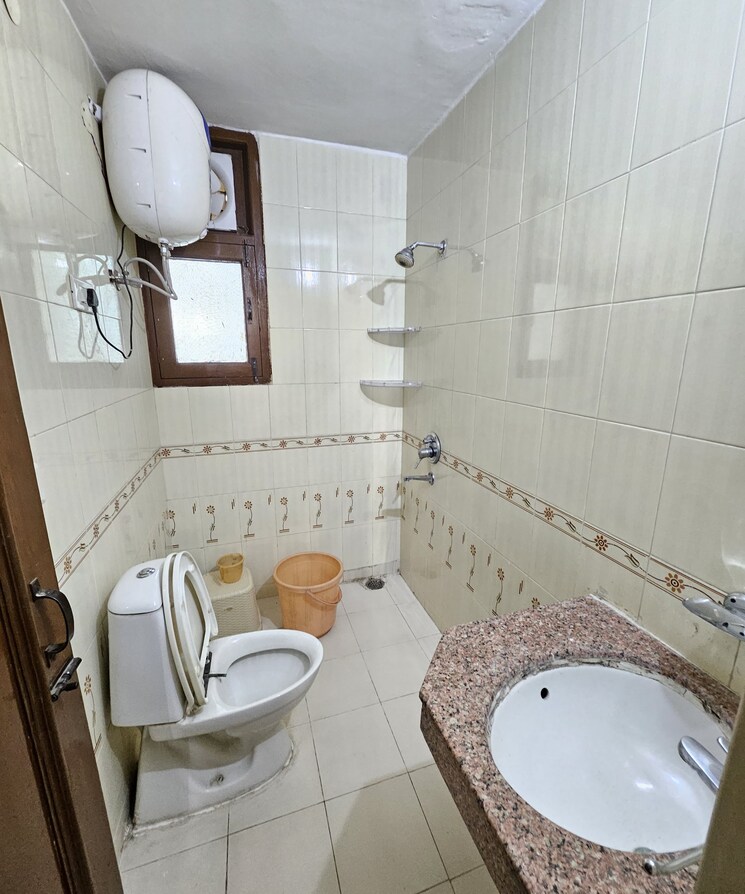 Bathroom, penta-homes 2 Bedroom 1300 Sq.Ft. Apartment In Vip Road Zirakpur 9052914
