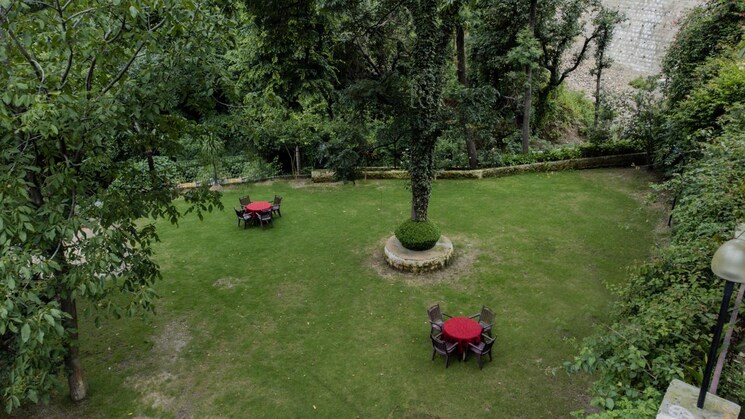 Garden, kumarhatti Commercial Industrial Plot 2500 Sq.Yd. In Kumarhatti Solan 9052917