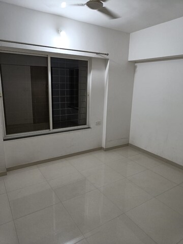 Room in 2 BHK Apartment at Tulip Infinity Planet, Moshi – for Rent