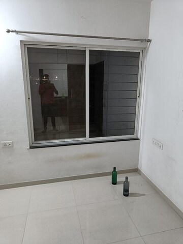 Room in 2 BHK Apartment at Tulip Infinity Planet, Moshi – for Rent
