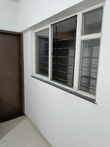Room in 2 BHK Apartment at Tulip Infinity Planet, Moshi – for Rent