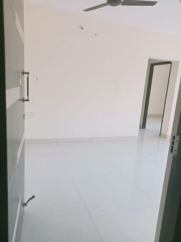 Master Bedroom in 2 BHK Apartment at Lodha Amara, Kolshet Road – for Rent