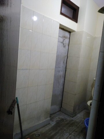 Bathroom in 1 BHK Builder Floor at Lajpat Nagar 4 – for Rent