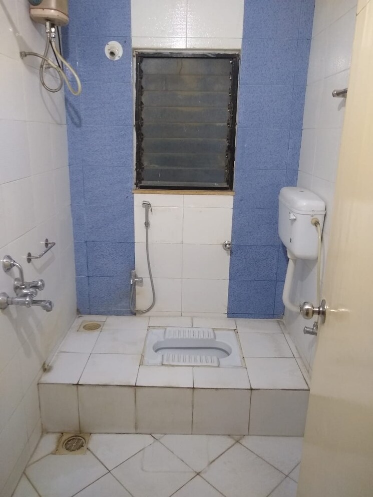 Bathroom, sai-orchards-apartment 2 Bedroom 1100 Sq.Ft. Apartment In Pimple Saudagar Pune 9052968