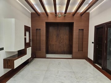 Building Lobby in 4 BHK Villa at Sector 50 – for Rent