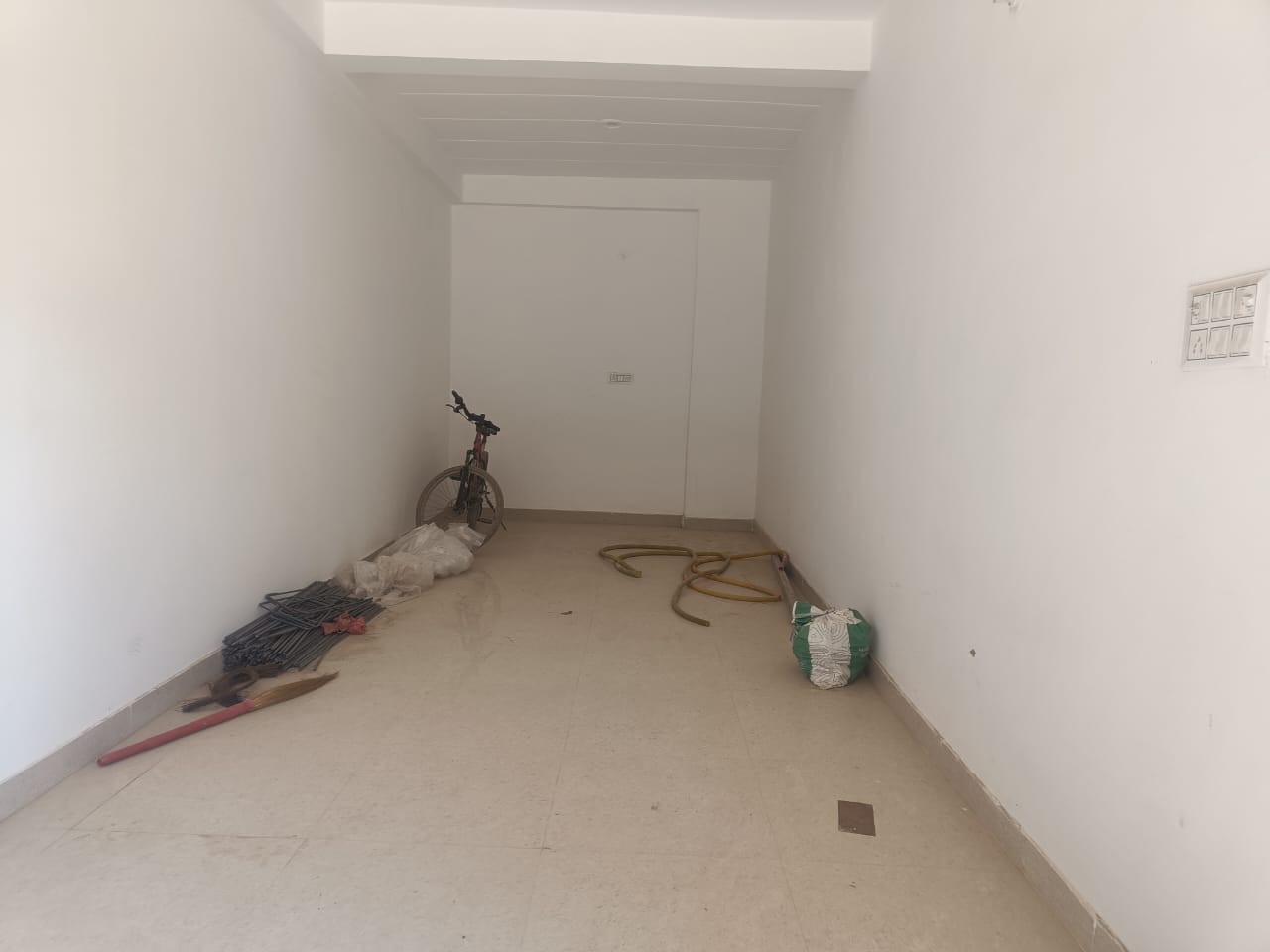 Retail Shop For Rent in Defence Colony