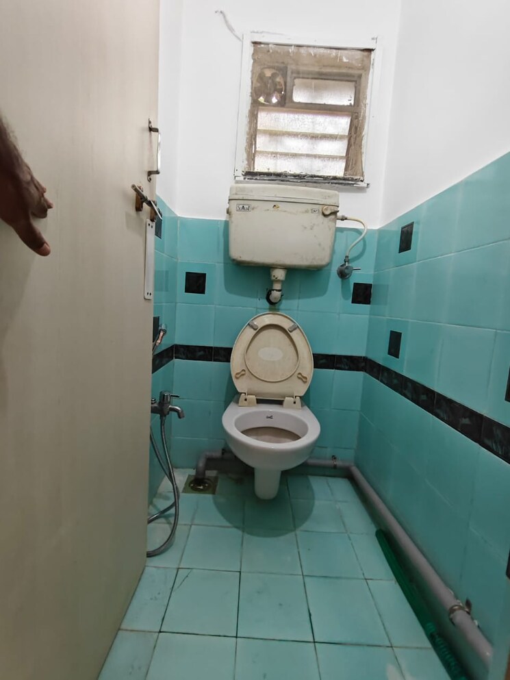 Bathroom, new-mahada-colony 3 Bedroom 2000 Sq.Ft. Apartment In Goregaon East Mumbai 9053045