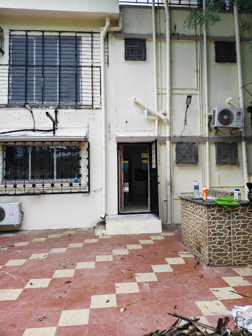 3 BHK 2000 Sq.Ft. Apartment in New Mahada Colony