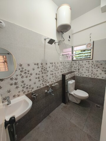 Team Area in 3 BHK Independent House at Indiranagar – for Rent