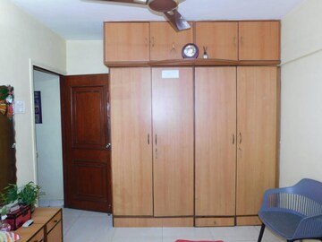 Furnished Amenities in 2 BHK Apartment at Santacruz East – for Sale