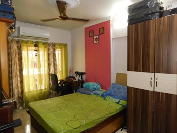 Bedroom in 2 BHK Apartment at Santacruz East – for Sale
