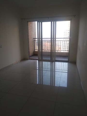Room in 3 BHK Apartment at Kolte Patil Life Republic, Hinjewadi – for Rent