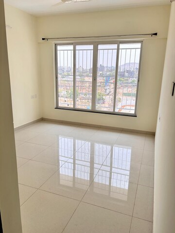 Room in 3 BHK Apartment at Kolte Patil Life Republic, Hinjewadi – for Rent