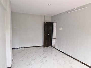 Room in 2 BHK Apartment at New Ocean View, Andheri West – for Rent