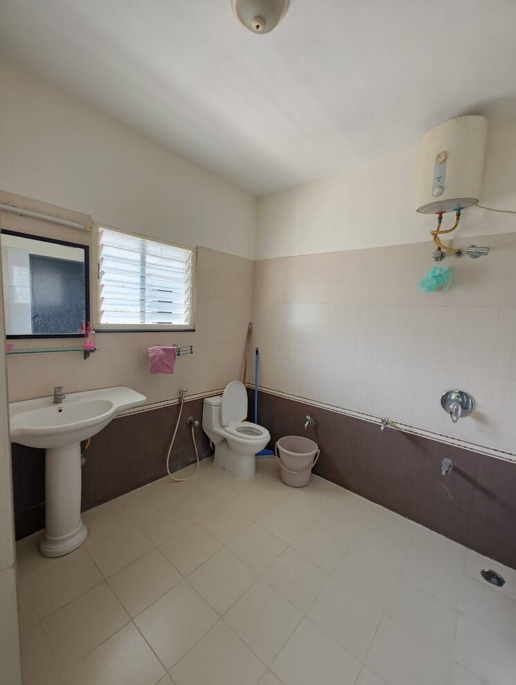 Attached Bathroom, indiranagar 2 Bedroom 1300 Sq.Ft. Independent House In Indiranagar Bangalore 9053086