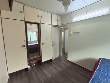 Room in 2 BHK Apartment at Lok Sarita, Andheri East – for Rent