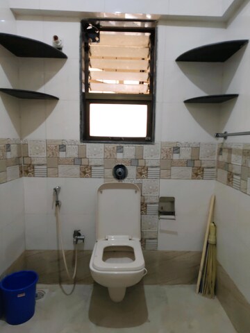 Team Area in 2 BHK Apartment at Lok Sarita, Andheri East – for Rent