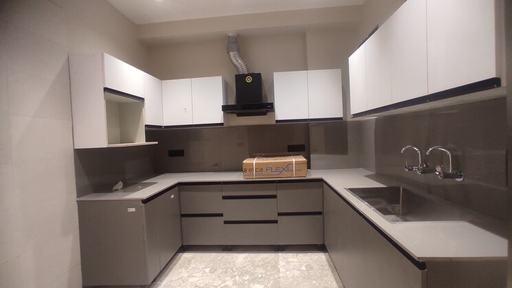 Kitchen, veera-safdarjung-enclave 3 Bedroom 1500 Sq.Ft. Apartment In Safdarjung Enclave Delhi 9053232