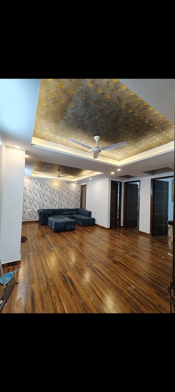 Room in 2 BHK Builder Floor at Saket – for Rent