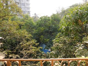 Plot Area in 1 BHK Apartment at Vile Parle Mahaveer, Vile Parle West – for Sale