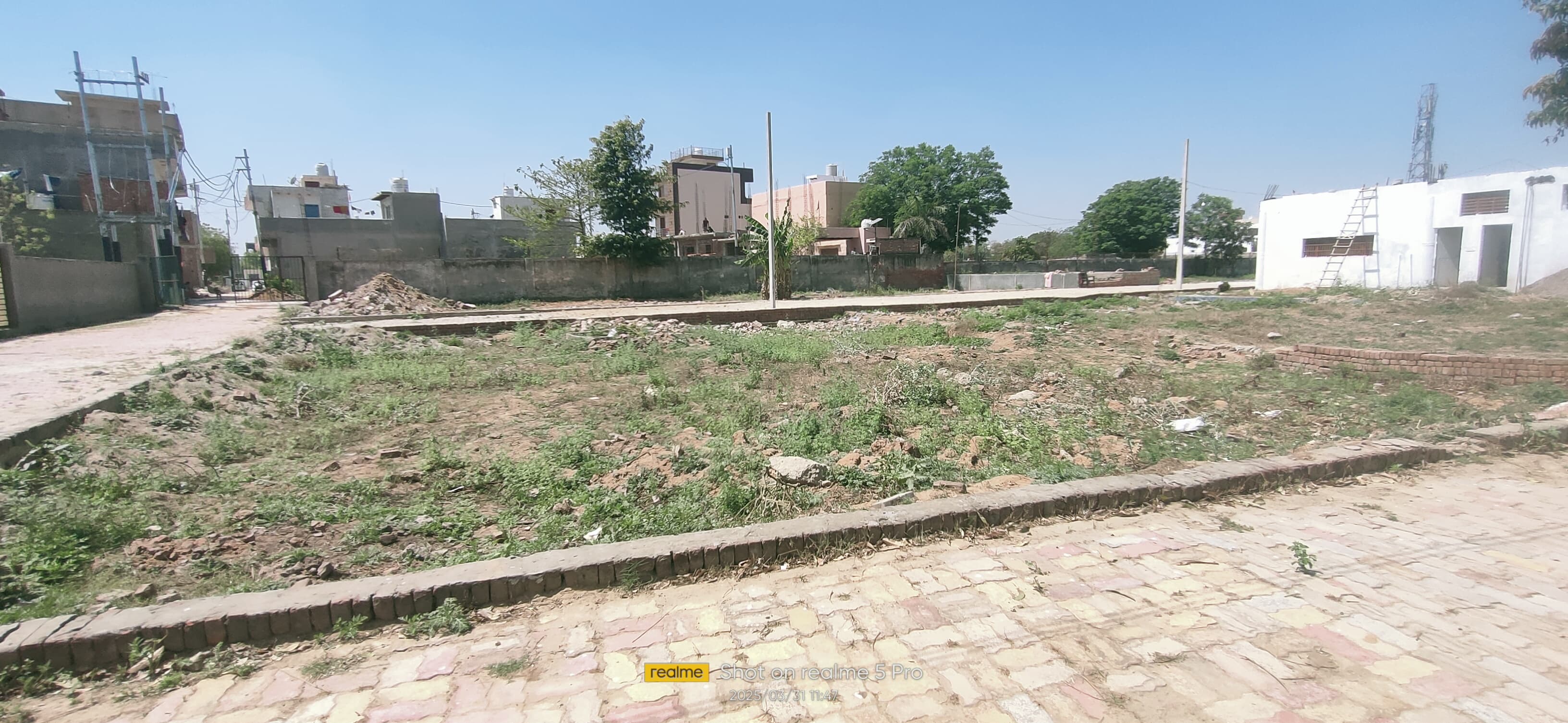 Plot For Sale in Noida World One
