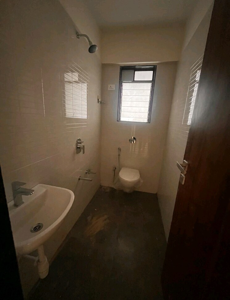 Bathroom, sharda-dattavihar 2 Bedroom 900 Sq.Ft. Apartment In Naupada Thane 9053262