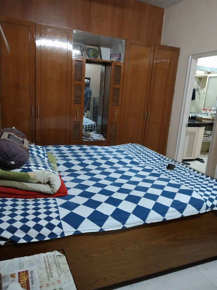 Bedroom, sector 19 6+ Bedroom 450 Sq.Mt. Independent House In Sector 19 Noida 9053323