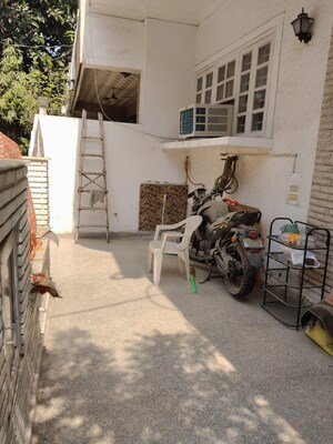 Parking in 6+ BHK Independent House at Sector 19 – for Sale
