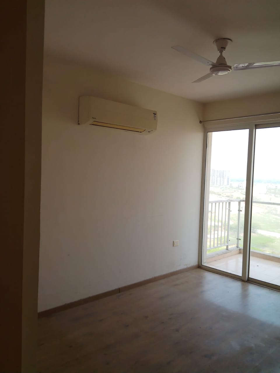 2.5 BHK + Study Room Apartment For Rent in Experion The Heart Song