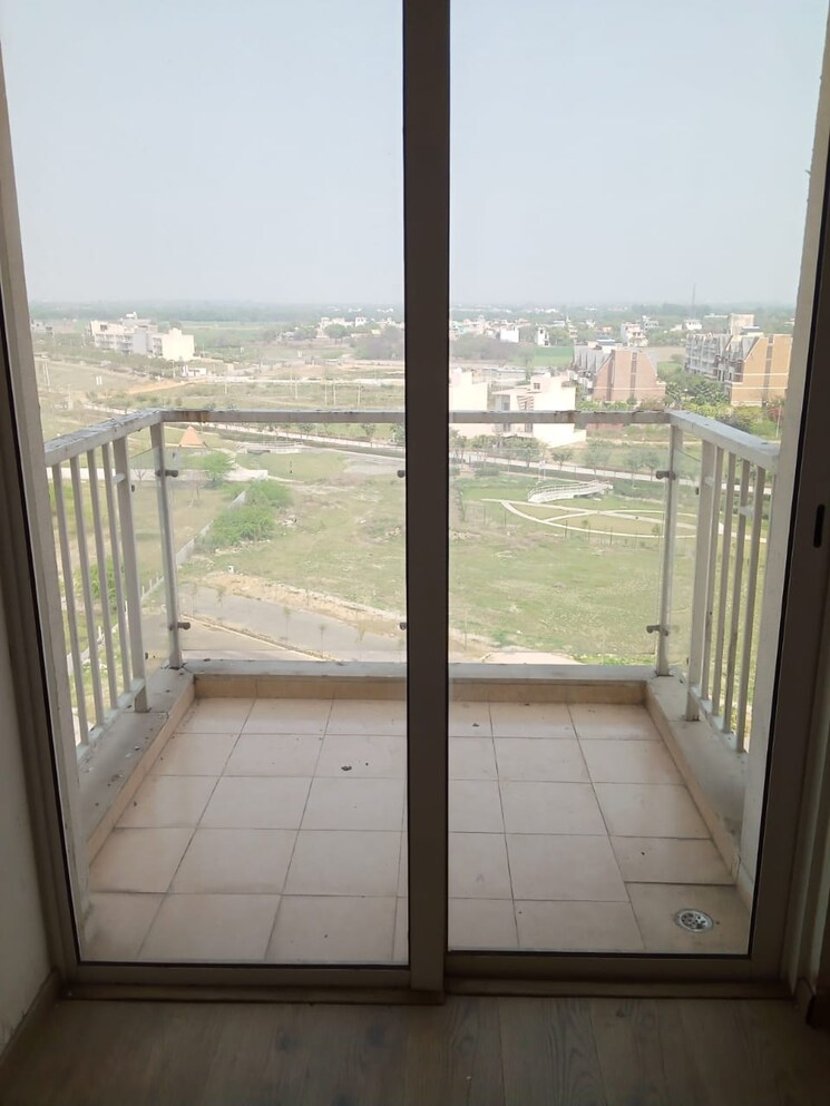 Balcony, experion-the-heart-song 2.5 Bedroom 1283 Sq.Ft. Apartment In Sector 108 Gurgaon 9053312