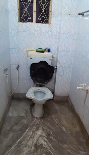 Bathroom in 1 BHK Apartment at Desh Bandhu Nagar – for Sale