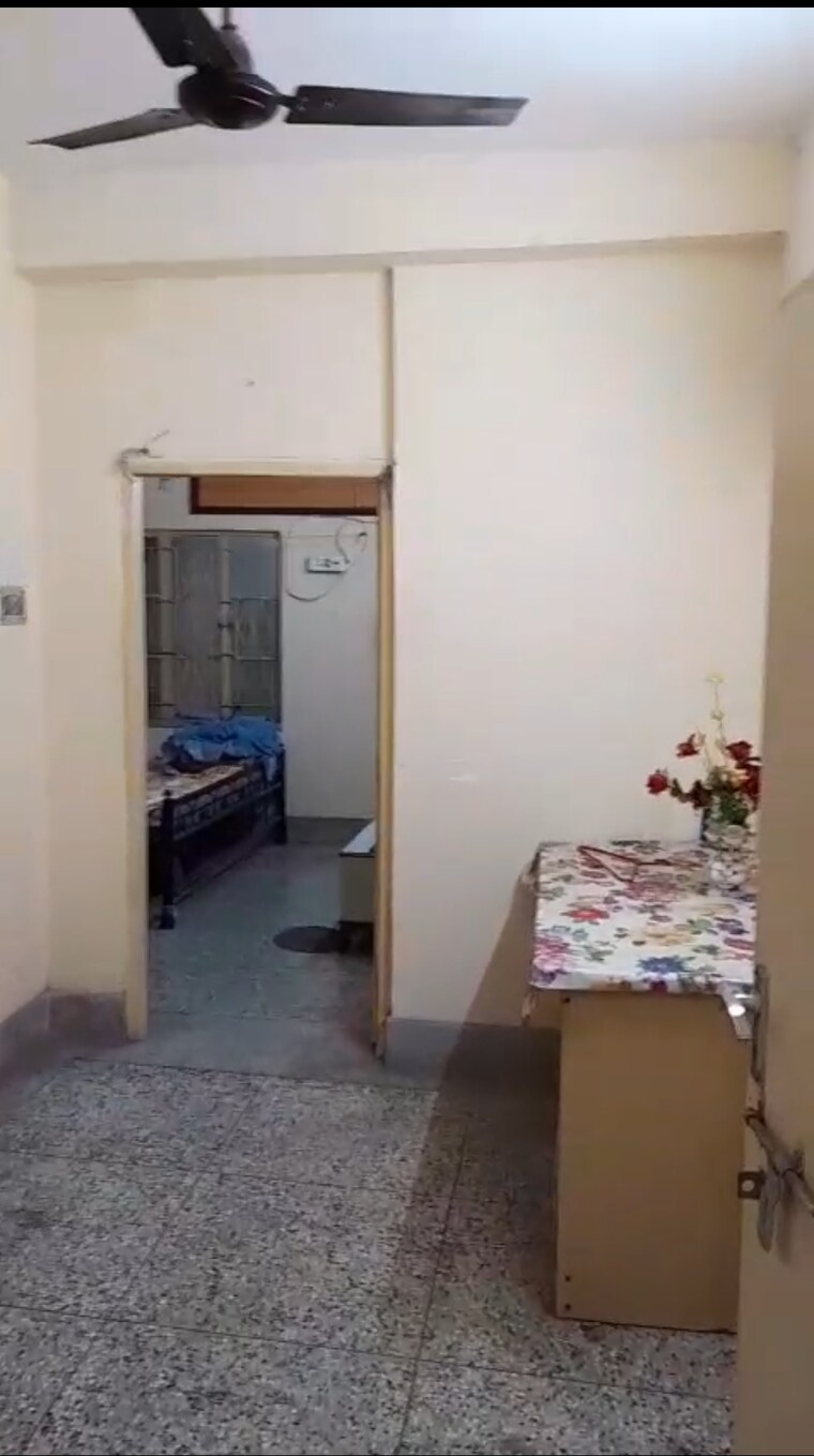 Room, desh bandhu nagar 1 Bedroom 410 Sq.Ft. Apartment In Desh Bandhu Nagar Kolkata 9053367