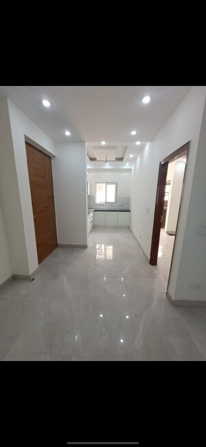 Building Lobby in 3 BHK Builder Floor at Skynet Towers, Patiala Road – for Sale