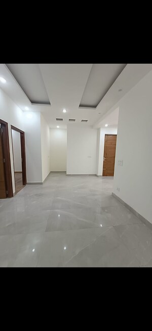 Room in 3 BHK Builder Floor at Skynet Towers, Patiala Road – for Sale