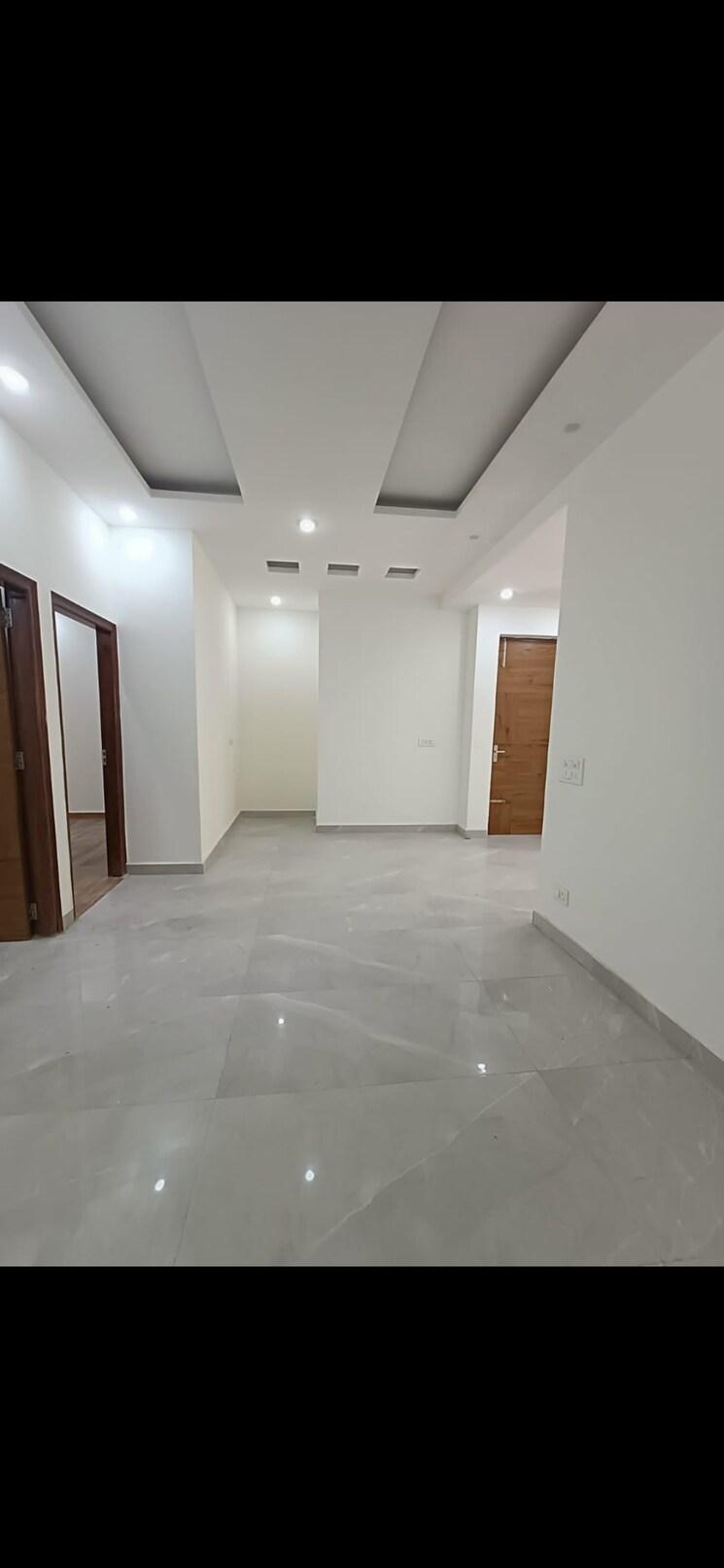 Room, skynet-towers 3 Bedroom 110 Sq.Yd. Builder Floor In Patiala Road Zirakpur 9053335