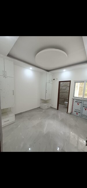 Room in 3 BHK Builder Floor at Skynet Towers, Patiala Road – for Sale